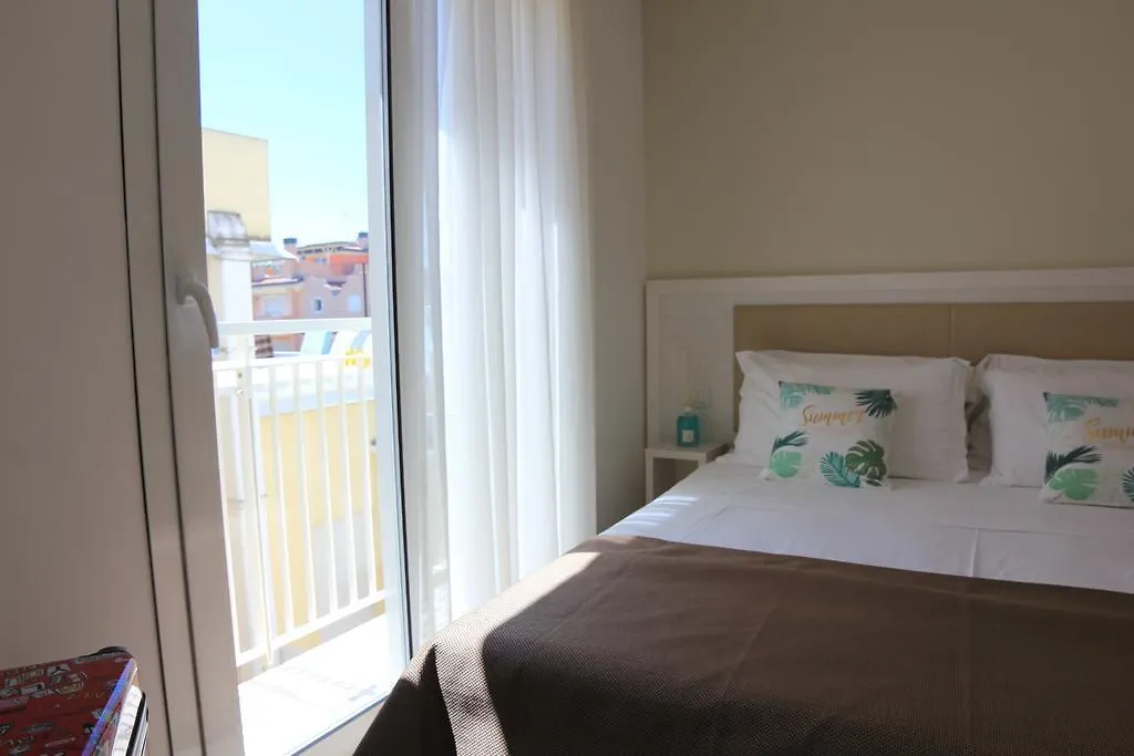 Hotel Augustus- Davanti A Noi C'E Solo Il Mare Misano Adriatico